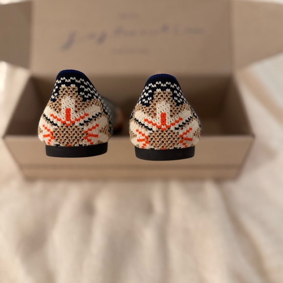 Rothy's The Point Blue and White Patterned Flats, Size 8 - Picture 4 of 10